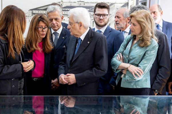 paula queiroz interprete Presidente Mattarella